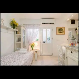 Angie Apartment